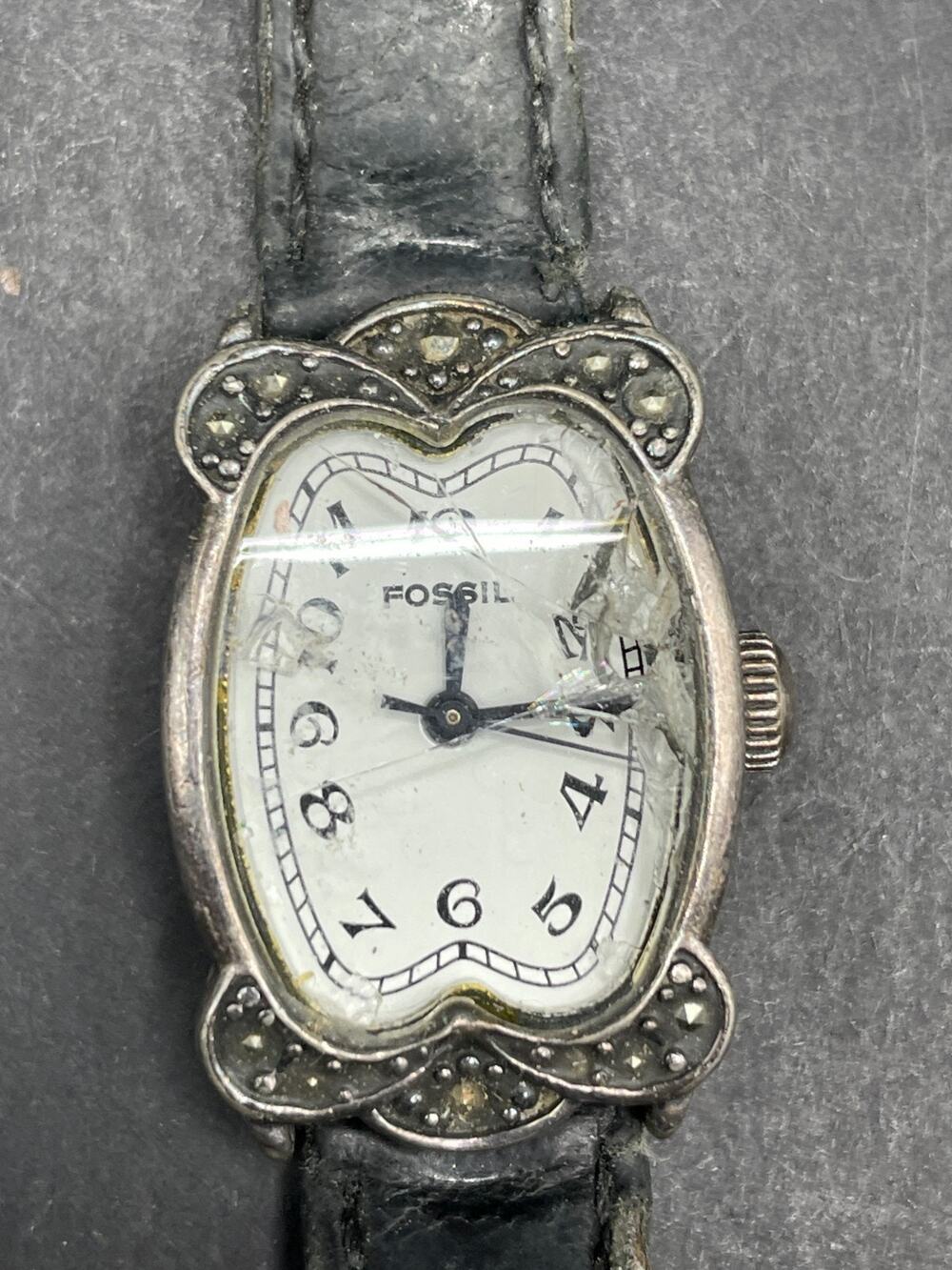 Vintage Fossil Art Deco Style Tank Watch Silver Tone Black Leather Band 19.8mm